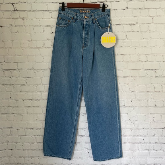 NWT Snacks by Mother The Pleated Fun Dip Puddle Jeans size...